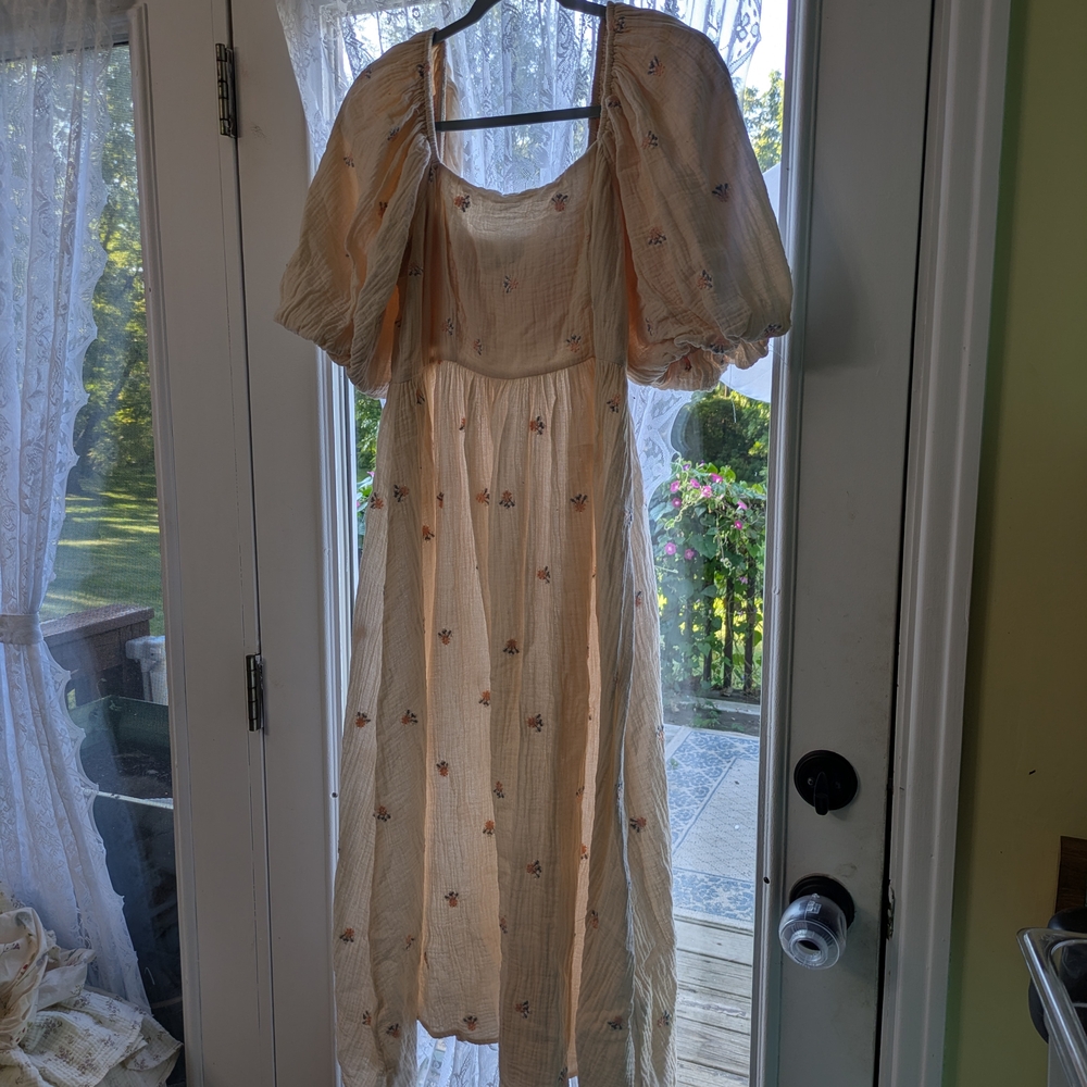 Luxe Cream Puff Sleeve Dress